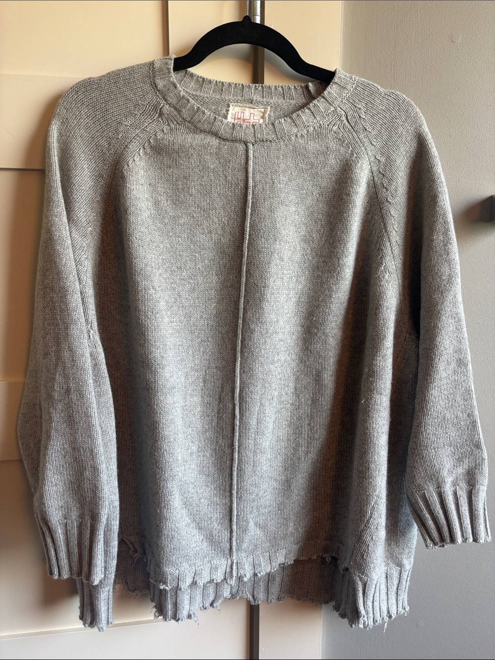 Hannoh Wessel large Kiara 95% cashmere 5% wool sweater gray raw edge Italy